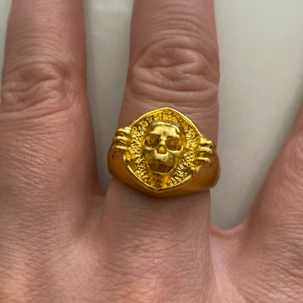 Gold tone Skull ring, sz 9